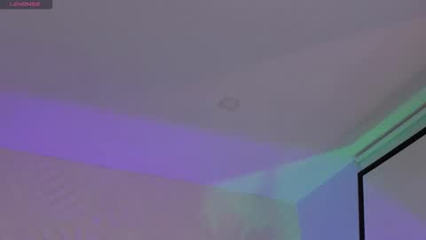 Rose  online show from November 6, 2025, 8:21 pm