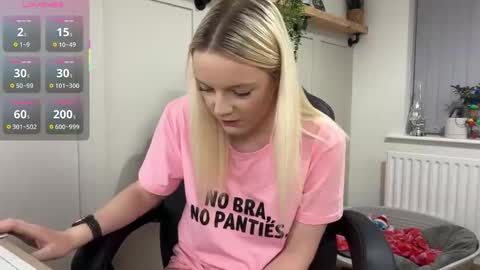 rose97 online show from December 15, 2025, 8:57 pm