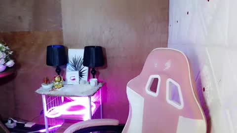 TONETH online show from October 4, 2025, 2:59 pm