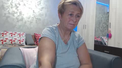Snapshot of roses_and_lillies chatting on December 6, 2024, 10:08 pm Lovepinklilly online show from December 6, 2024, 10:08 pm