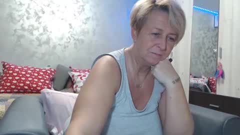Snapshot of roses_and_lillies chatting on December 10, 2024, 5:22 pm Lovepinklilly online show from December 10, 2024, 5:22 pm