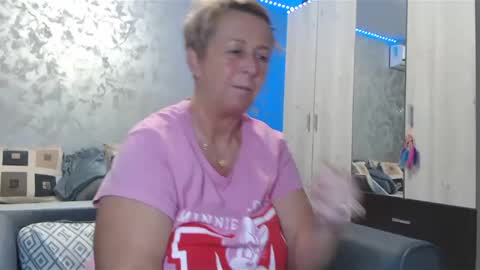 Snapshot of roses_and_lillies chatting on December 21, 2024, 6:12 pm Lovepinklilly online show from December 21, 2024, 6:12 pm