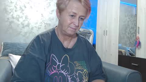 Snapshot of roses_and_lillies chatting on January 3, 2025, 6:14 pm Lovepinklilly online show from January 3, 2025, 6:14 pm