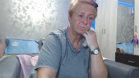 Snapshot of roses_and_lillies chatting on January 4, 2025, 7:34 pm Lovepinklilly online show from January 4, 2025, 7:34 pm