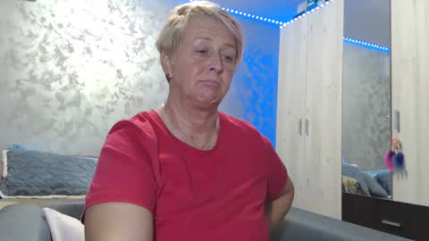 Snapshot of roses_and_lillies chatting on January 9, 2025, 6:36 pm Lovepinklilly online show from January 9, 2025, 6:36 pm