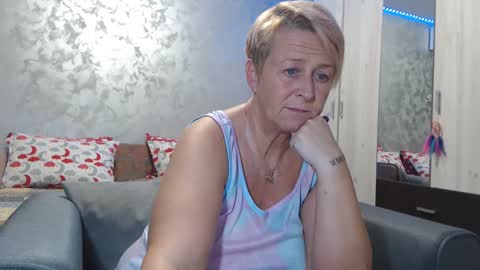 Snapshot of roses_and_lillies chatting on January 25, 2025, 6:57 pm Lovepinklilly online show from January 25, 2025, 6:57 pm