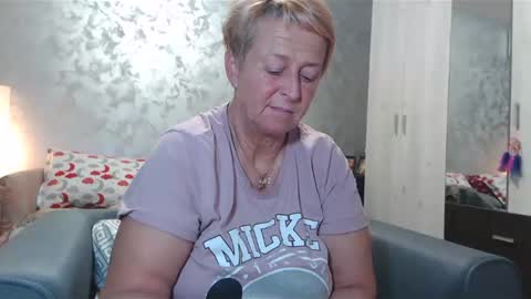 Snapshot of roses_and_lillies chatting on January 28, 2025, 6:28 pm Lovepinklilly online show from January 28, 2025, 6:28 pm