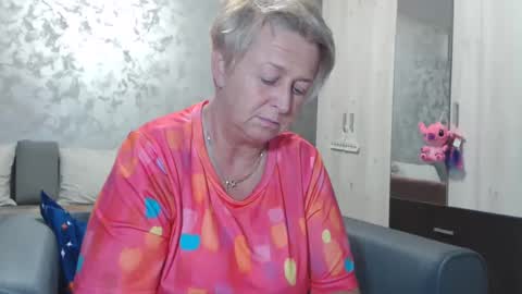 Snapshot of roses_and_lillies chatting on February 20, 2025, 6:13 pm Lovepinklilly online show from February 20, 2025, 6:13 pm