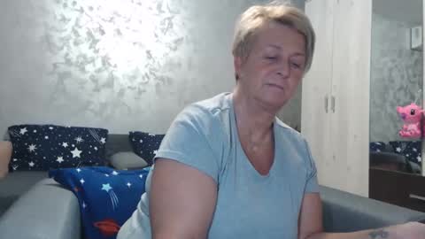 Snapshot of roses_and_lillies chatting on March 1, 2025, 6:21 pm Lovepinklilly online show from March 1, 2025, 6:21 pm