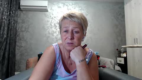 Snapshot of roses_and_lillies chatting on March 12, 2025, 6:33 pm Lovepinklilly online show from March 12, 2025, 6:33 pm