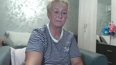 Snapshot of roses_and_lillies chatting on September 18, 2025, 5:59 pm Lovepinklilly online show from September 18, 2025, 5:59 pm