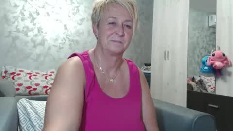 Snapshot of roses_and_lillies chatting on September 29, 2025, 3:39 pm Lovepinklilly online show from September 29, 2025, 3:39 pm