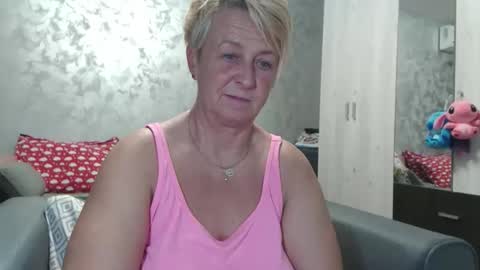 Snapshot of roses_and_lillies chatting on September 30, 2025, 5:18 pm Lovepinklilly online show from September 30, 2025, 5:18 pm