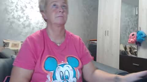 Snapshot of roses_and_lillies chatting on October 11, 2025, 4:49 pm Lovepinklilly online show from October 11, 2025, 4:49 pm
