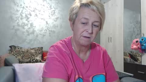 Snapshot of roses_and_lillies chatting on October 26, 2025, 3:40 pm Lovepinklilly online show from October 26, 2025, 3:40 pm