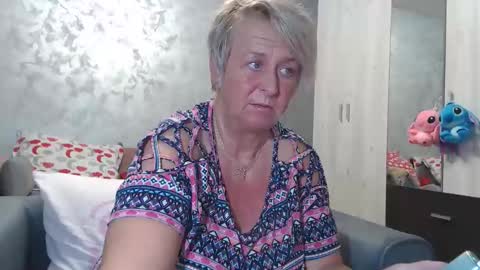 Snapshot of roses_and_lillies chatting on November 2, 2025, 5:26 pm Lovepinklilly online show from November 2, 2025, 5:26 pm