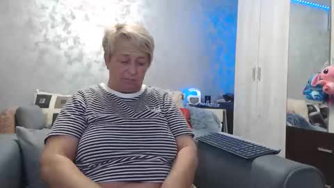 Snapshot of roses_and_lillies chatting on November 12, 2025, 6:08 pm Lovepinklilly online show from November 12, 2025, 6:08 pm