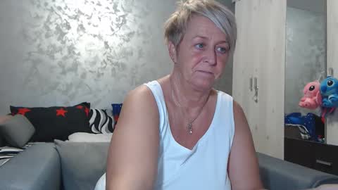 Lovepinklilly online show from January 13, 2026, 6:13 pm