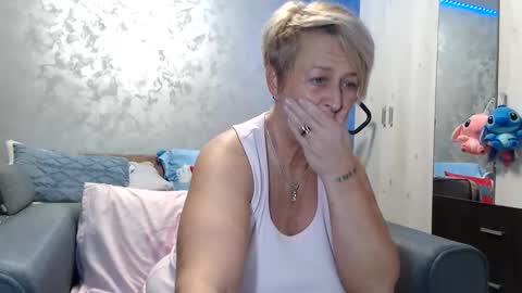 Lovepinklilly online show from March 2, 2026, 6:37 pm