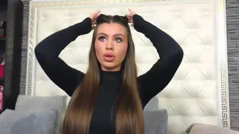 Gabriela online show from November 3, 2025, 7:31 am