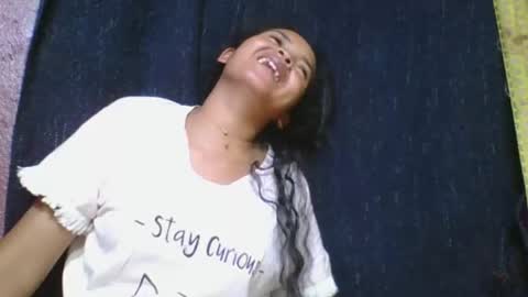 rosia685234 online show from November 28, 2025, 7:27 pm