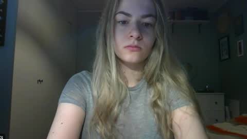 Snapshot of rosie_june chatting on February 10, 2026, 8:51 am Rosie online show from February 10, 2026, 8:51 am