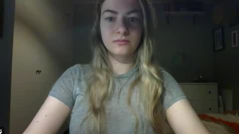 Snapshot of rosie_june chatting on February 13, 2026, 7:48 am Rosie online show from February 13, 2026, 7:48 am