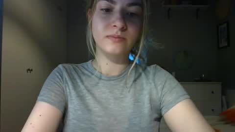 Snapshot of rosie_june chatting on March 3, 2026, 7:36 am Rosie online show from March 3, 2026, 7:36 am