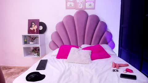 rosiecharm online show from April 6, 2026, 10:22 pm