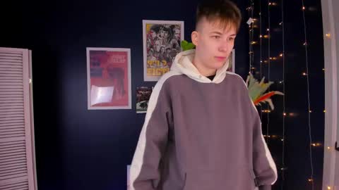 Snapshot of ross_miaa chatting on November 19, 2025, 11:10 am Mia online show from November 19, 2025, 11:10 am