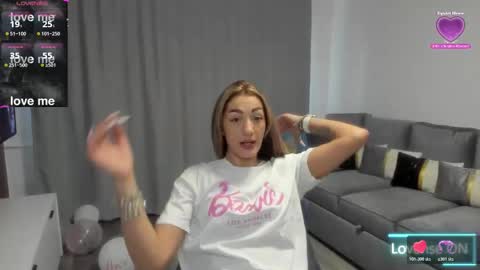 Snapshot of rossana_doll chatting on February 18, 2026, 7:15 am Rossa online show from February 18, 2026, 7:15 am