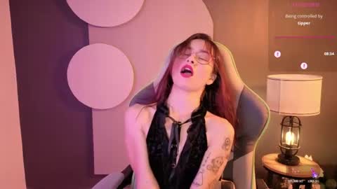 Snapshot of rosse_98_ chatting on June 11, 2026, 2:37 pm Miss Rosse online show from June 11, 2026, 2:37 pm