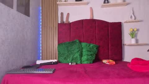 Snapshot of rosse_deep chatting on July 15, 2026, 1:27 pm Rosse follow me online show from July 15, 2026, 1:27 pm