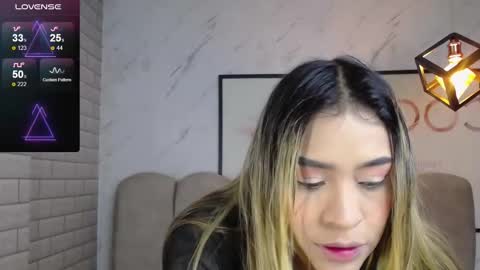 rosse jeane v online show from December 5, 2025, 3:15 am