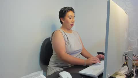 ROSSE DEMOND  online show from February 6, 2026, 2:38 am