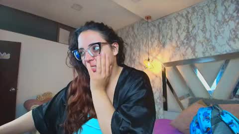 Snapshot of rossi_ss1 chatting on February 2, 2026, 4:55 am Ross online show from February 2, 2026, 4:55 am