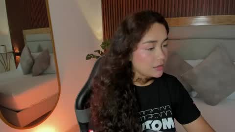 rossie_lanie_ online show from May 16, 2026, 7:23 pm