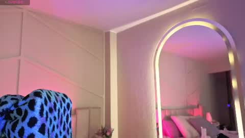 Snapshot of rossiie_hunt_ chatting on June 27, 2026, 1:28 pm rossiie_hunt_ online show from June 27, 2026, 1:28 pm