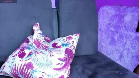 rossluu online show from July 7, 2026, 7:23 am