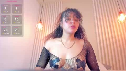 Snapshot of rossvega_ chatting on November 28, 2025, 8:44 pm Ross online show from November 28, 2025, 8:44 pm