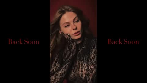 rosy_black_ online show from April 3, 2026, 6:39 pm