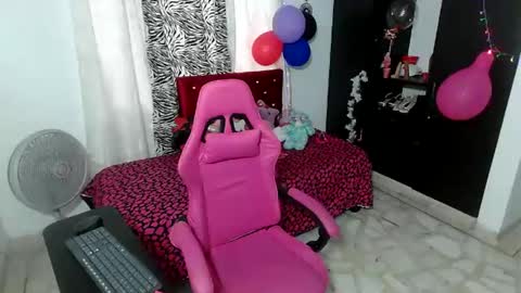 rous_kinky online show from June 2, 2026, 1:13 pm