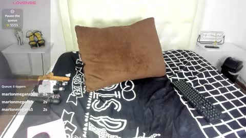 Snapshot of rouse_sexy_hotxx77 chatting on October 26, 2025, 1:22 am rouse_sexy_hotxx77 online show from October 26, 2025, 1:22 am