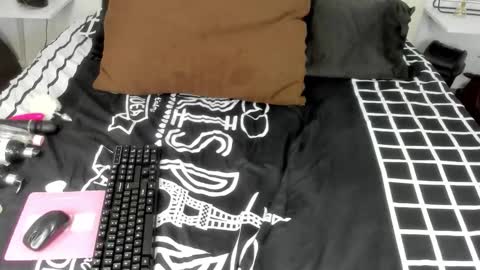 Snapshot of rouse_sexy_hotxx77 chatting on November 29, 2025, 1:08 am rouse_sexy_hotxx77 online show from November 29, 2025, 1:08 am