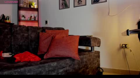 sofia online show from April 18, 2026, 7:58 pm