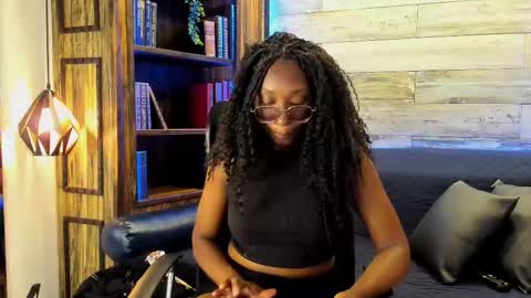 Snapshot of rouselux chatting on February 23, 2026, 8:06 pm rouselux online show from February 23, 2026, 8:06 pm