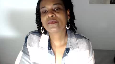 Snapshot of roushlove chatting on June 8, 2026, 8:58 am luxa online show from June 8, 2026, 8:58 am