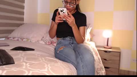 Rouss marie henao  online show from June 12, 2026, 10:36 am