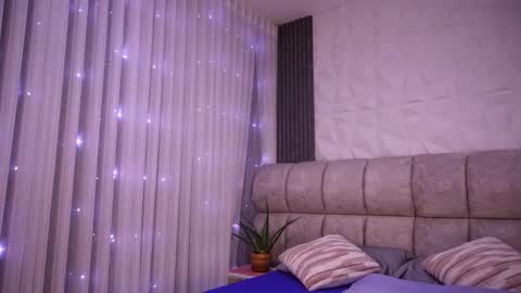 Snapshot of rousse_coup chatting on February 19, 2026, 7:21 pm Rosse and Miller online show from February 19, 2026, 7:21 pm