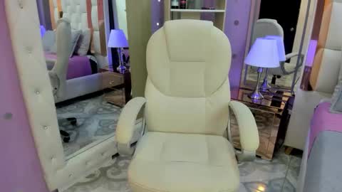 Snapshot of rousse_millers chatting on April 17, 2026, 12:19 pm Rousse online show from April 17, 2026, 12:19 pm